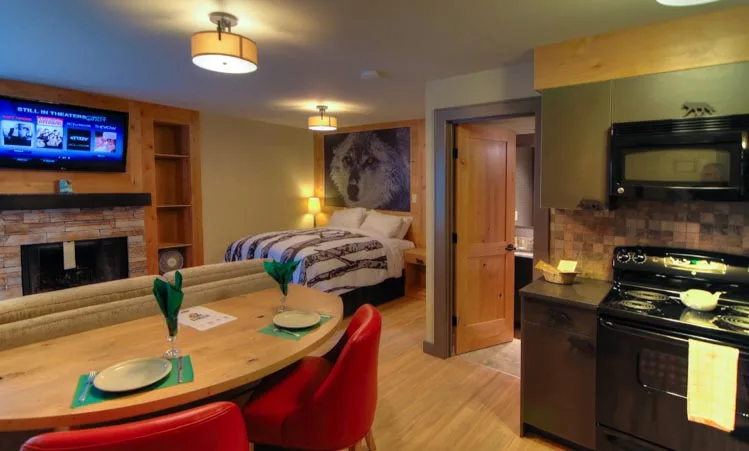 canadian-rockies-photo-tour-294566167 Canadian Rockies photo tour condo weekday in. Fed's living room still in the kitchen.